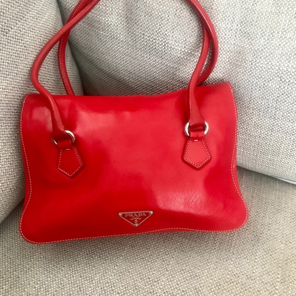 Prada handbag. - Picture 2 of 16